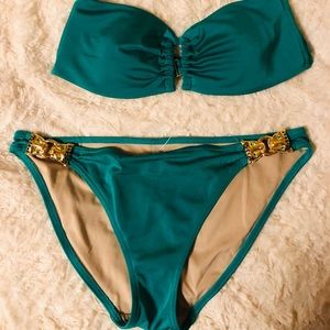 Victoria’s Secret bikini